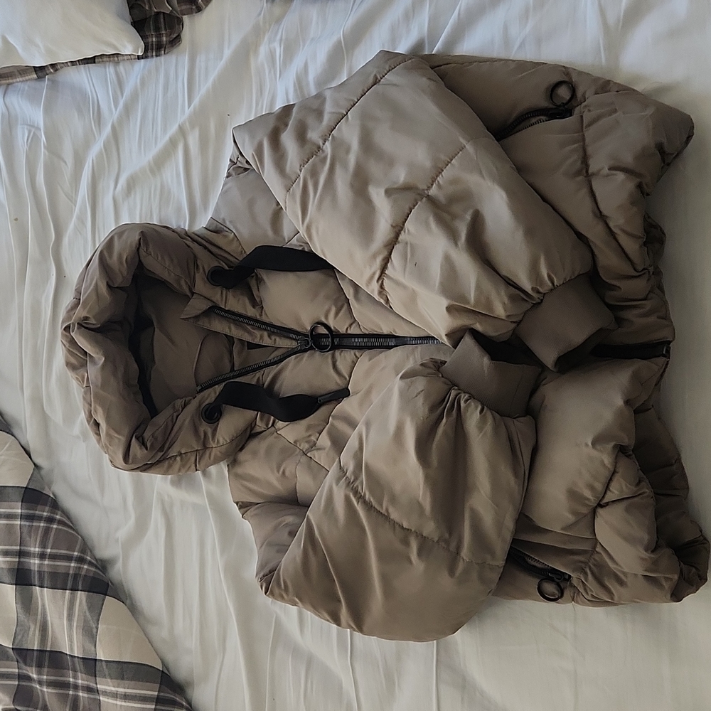 ZARA Hooded Puff Jacket - Picture 3 of 6
